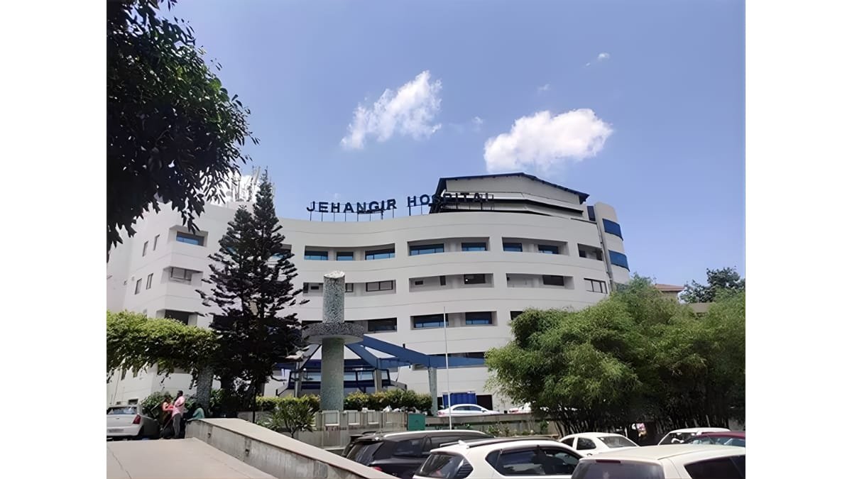 All About Robotic Hip Replacement at Jehangir Hospital Precision, Safety and Faster Recovery with Cutting-Edge Technology