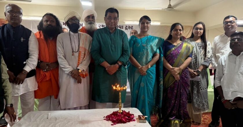 Grand Centenary Commemoration Held in Honour of Late Shri Palabhai Narayandas Parmar, Who Brought Electricity to Mokasan Village in Kadi