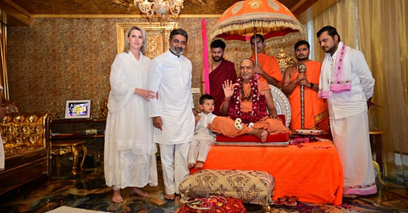 Shankaracharya Swami Sadanand Saraswati Visits Dr. Abhishek Verma, Blesses Family and ShivSena Leadership